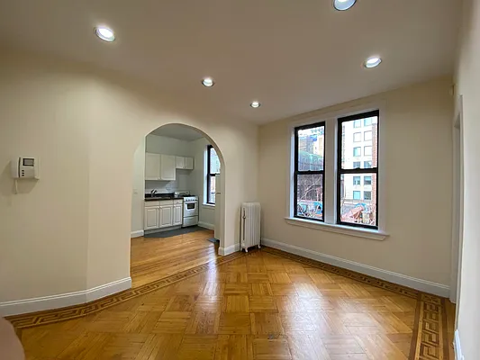 Rented by City Connections Realty | media 8