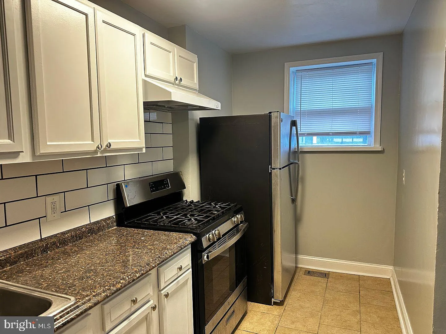 4 bed, 1222 sqft, $3,000 — Photo 4