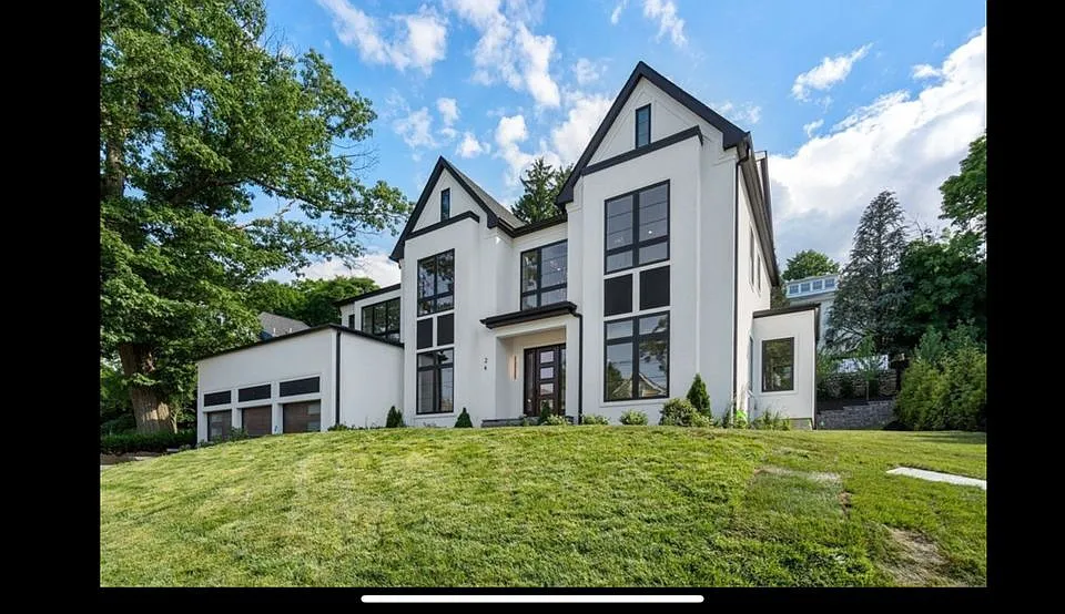 28 Newtonville Ave