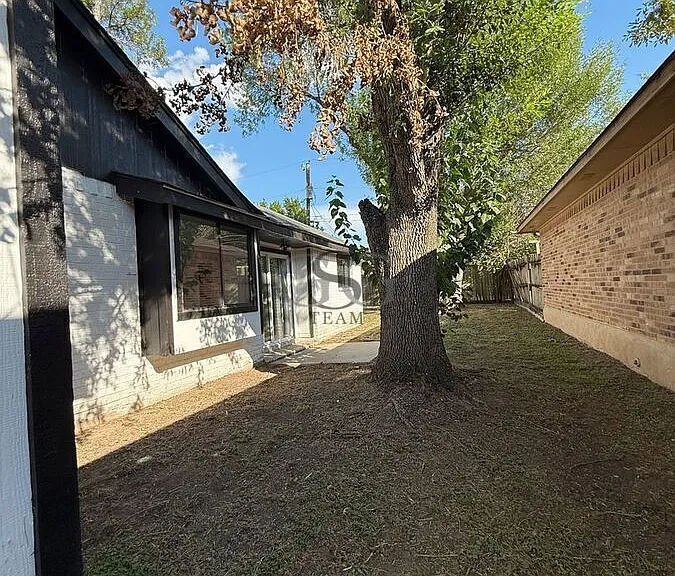 917 Sundance St — Photo 35