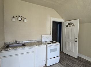 2214 5th St APT 10, Tillamook, OR 97141