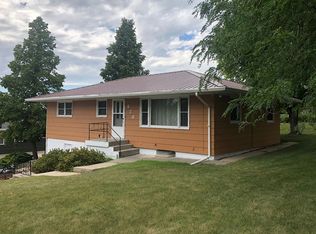 426 W 8th St, Winner, SD 57580