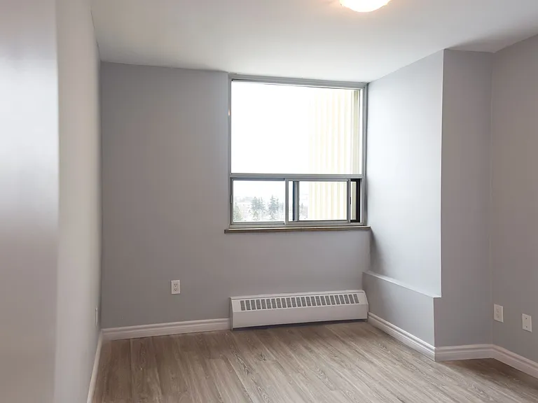 2185 Lawrence Ave E — Photo 29