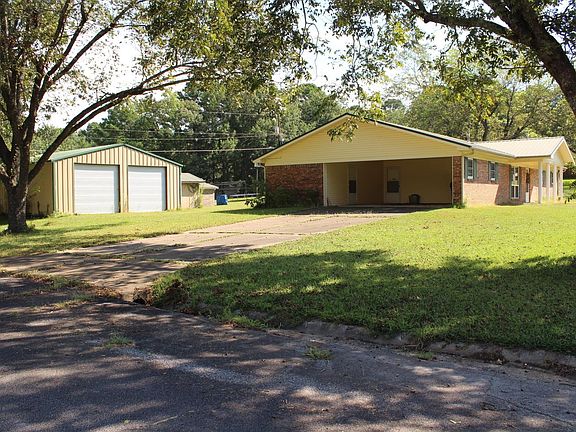 2nd image of 1403 Wildwood Dr