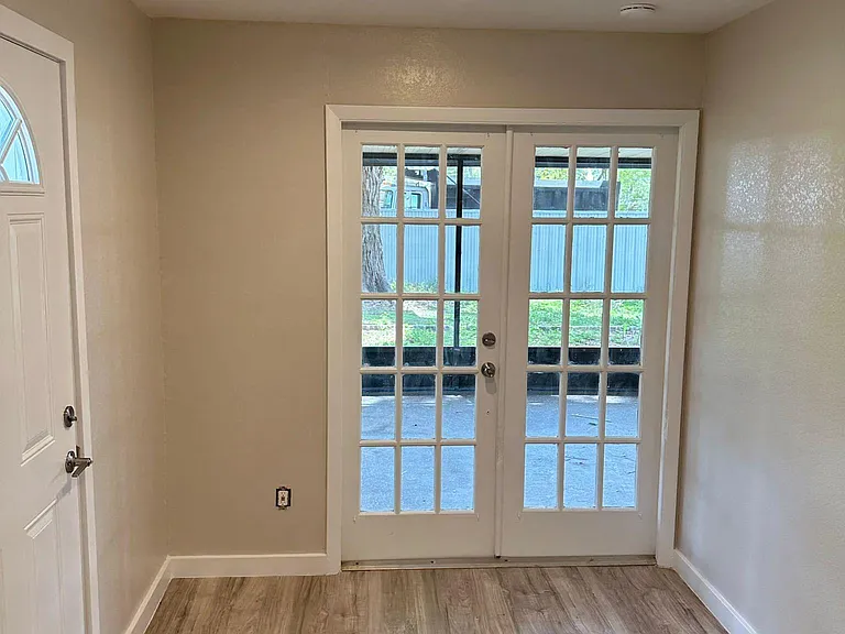 310 Cordova Rd — Photo 11