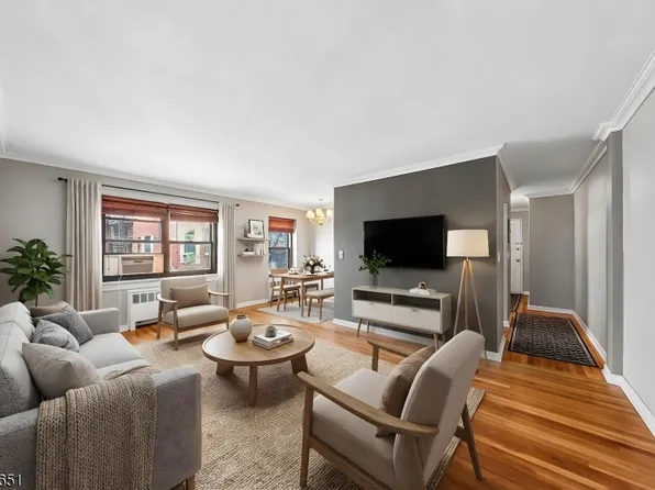 241 E Main St #2B, Bergenfield Boro, NJ 07621