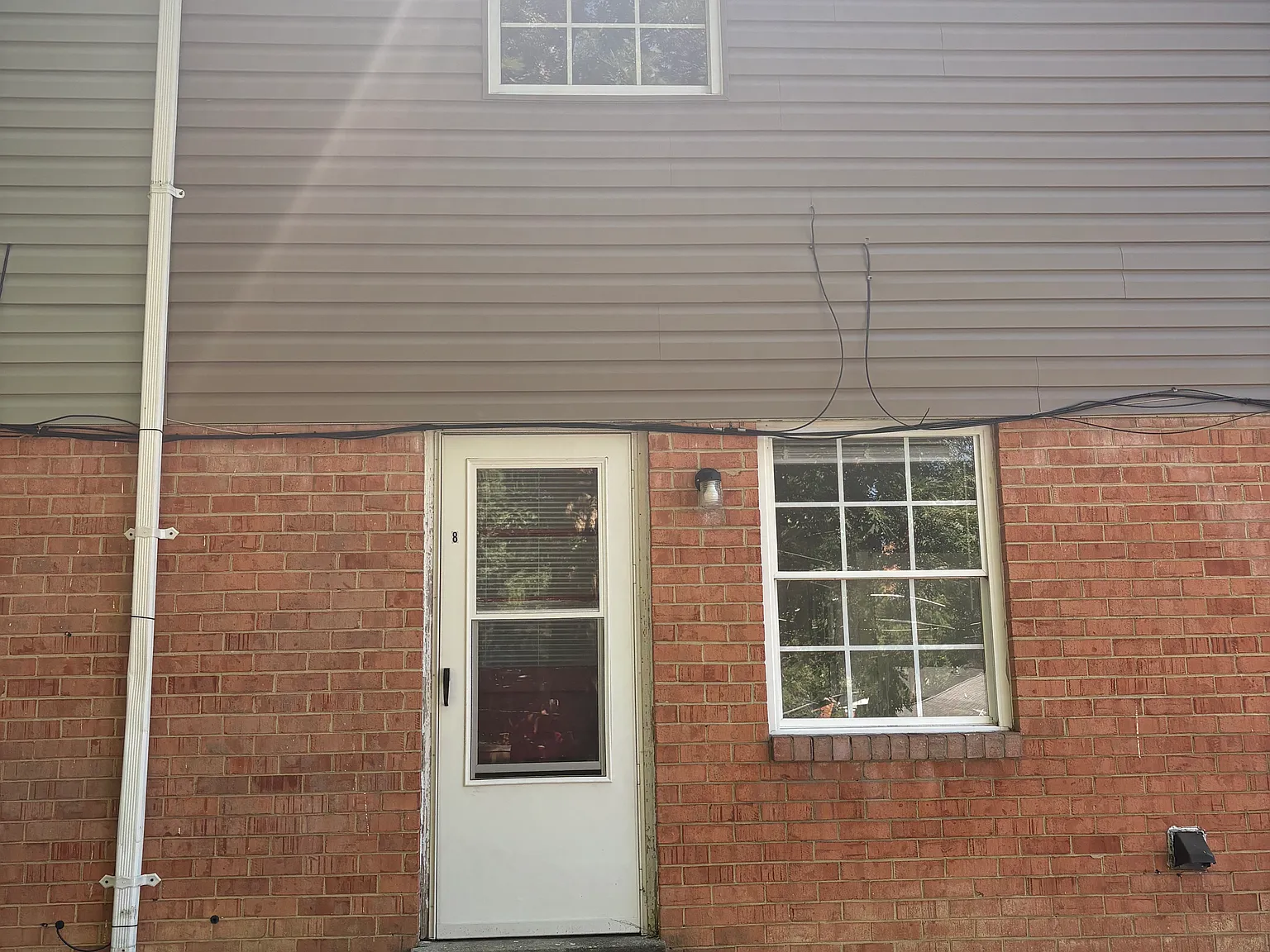 2 bed, 750 sqft, $875 — Photo 2