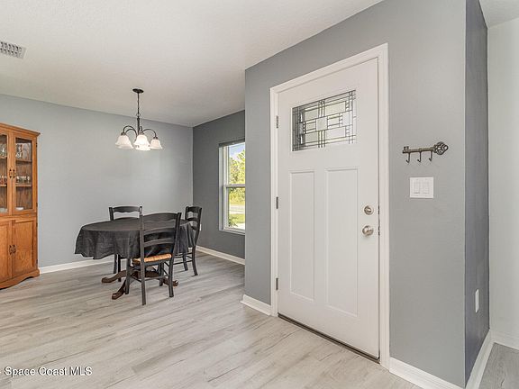 4th image of 2679 San Filippo Dr SE