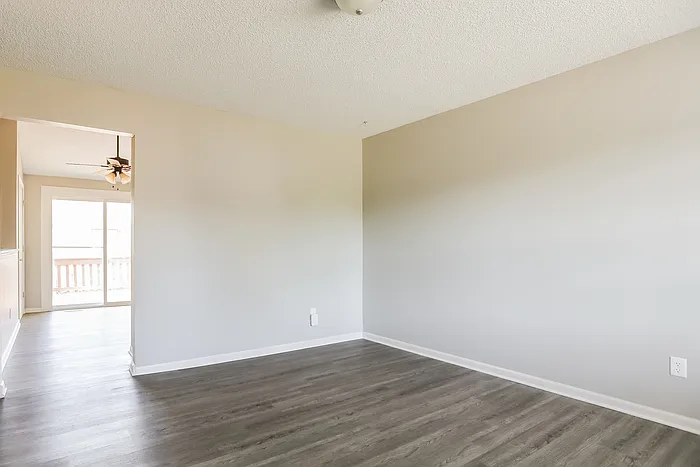 8917 NE 74th St — Photo 3