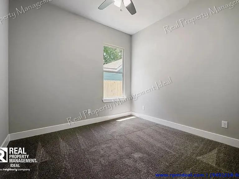8728 Dunlap St — Photo 15