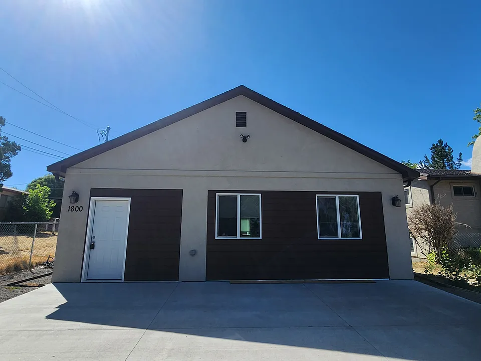 1800 Locust Rd