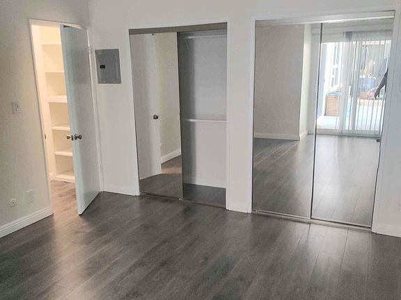 2nd image of 1427 N Poinsettia Pl