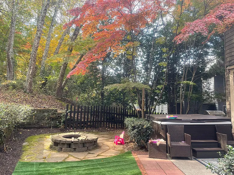 2319 Standing Peachtree Ct NW — Photo 7