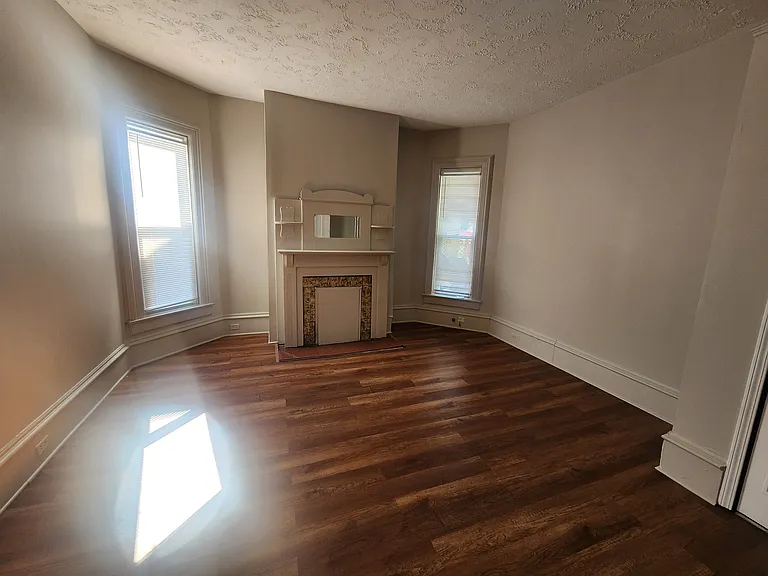 1842 Bolling Ave #1 — Photo 4
