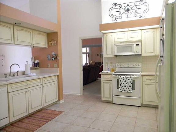 5th image of 1101 Woodcrest Ave