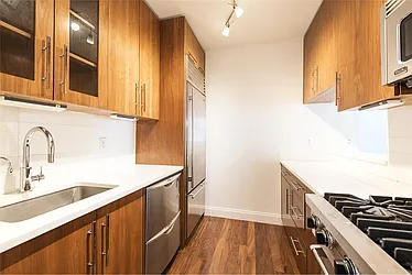 Rented by R New York