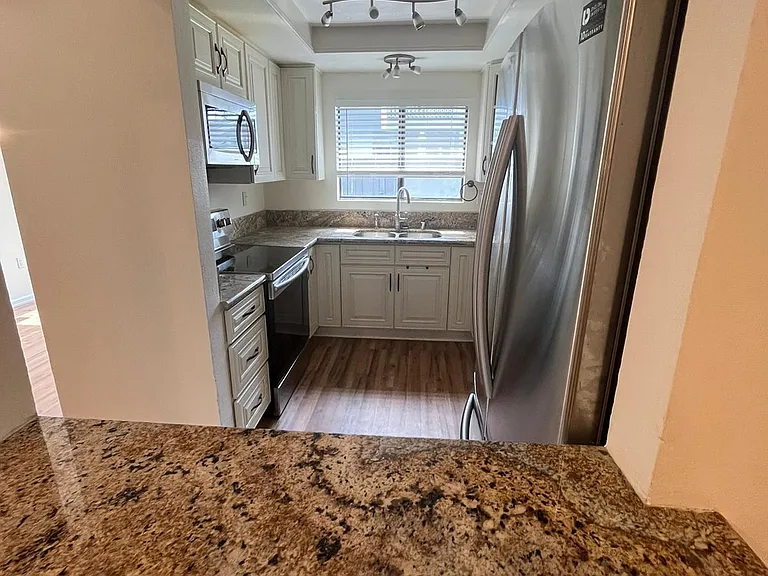 602 Lassen Ln #198 — Photo 50
