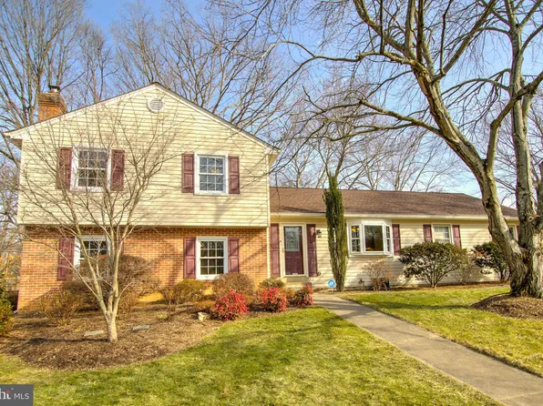 4363 Harvester Farm Ln, Fairfax, VA 22032