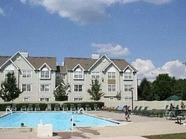19 Guisborough Way, Edison, NJ 08820