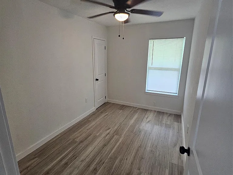 3009 Lincoln St — Photo 8