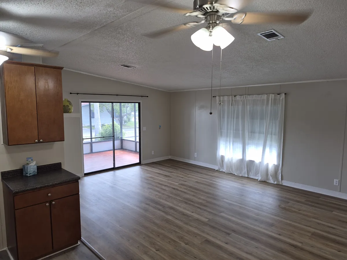Building Photo - 36135 Primrose Ln