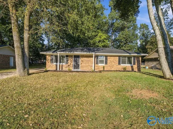 6215 Belgrade Dr NW, Huntsville, AL 35810