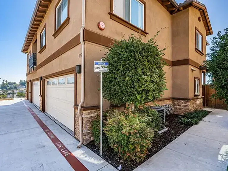 8123-8137 Cascio Ct — Photo 3