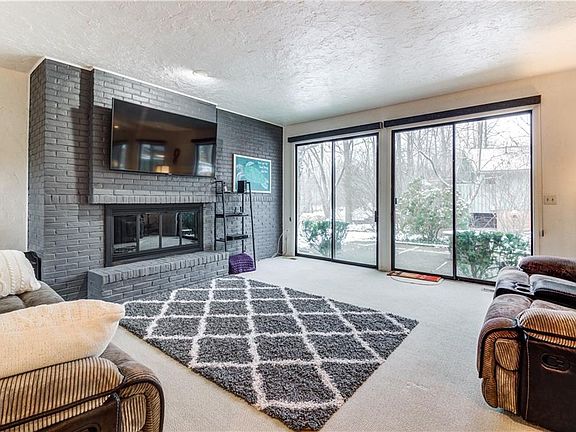 2nd image of 618-7 Russet Woods Ct #12-K