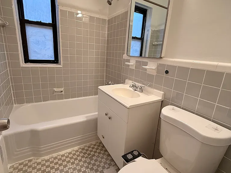 10 Franklin Ave #6L — Photo 5