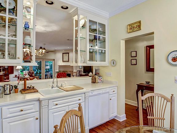 2853 Corinthian Ave Unit 1 MLS-24