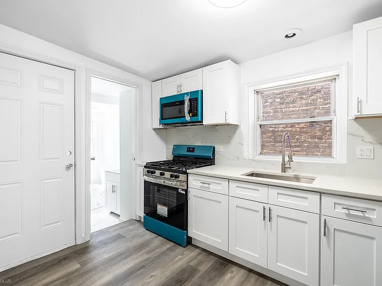 2654 N Lincoln Ave #2 — Photo 5