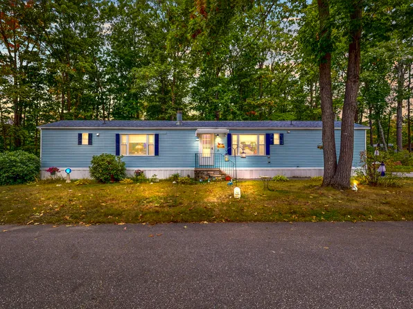 33 Oakwood Drive, Turner, ME 04282