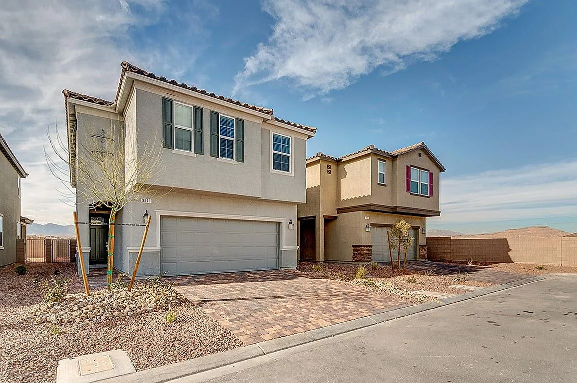 5 bed, 2469 sqft, $2,650 — Photo 2
