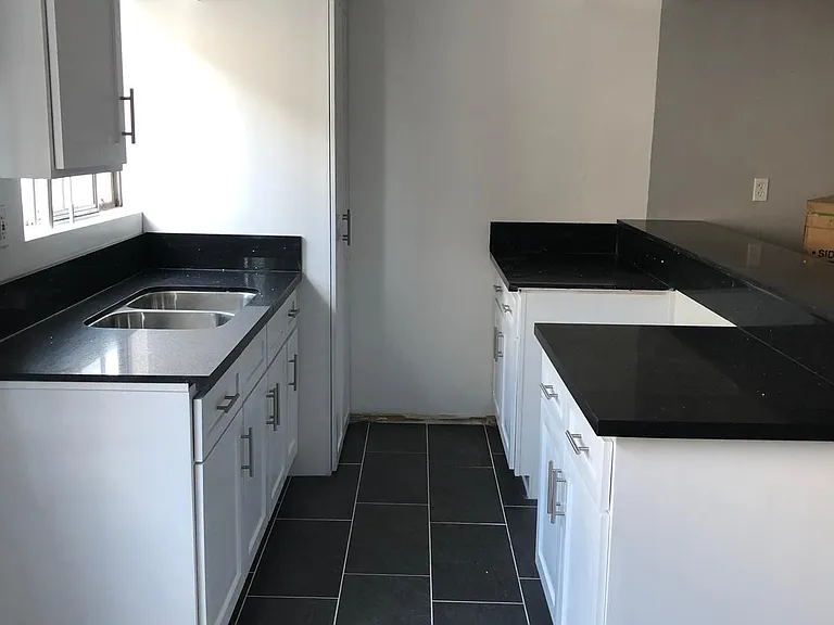 324 S Saint Andrews Pl #202 — Photo 8