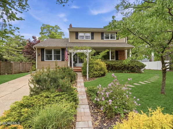 715 Carol Avenue, Oakhurst, NJ 07755