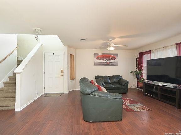 3rd image of 4011 SPARROW LK