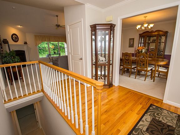 2nd image of 707 W Shore Dr