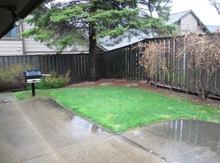 17850 Comstock Rd, Wayzata, MN 55391