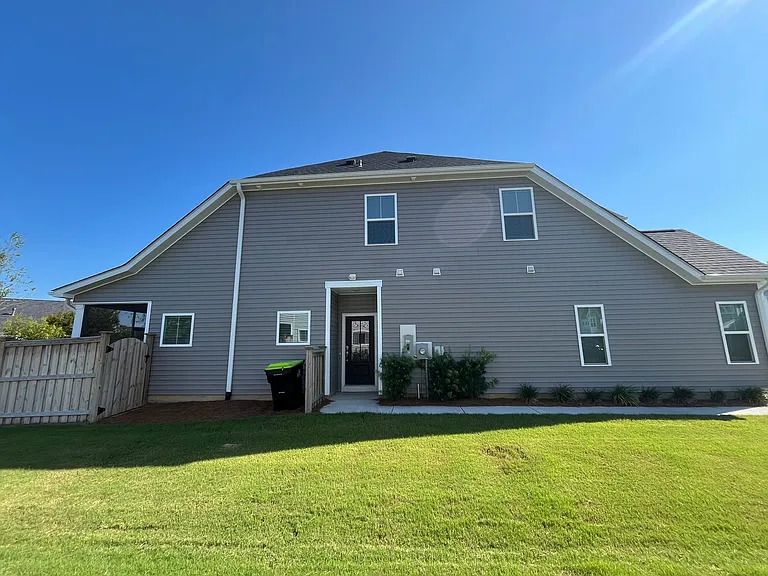 7404 Springwater Dr — Photo 32