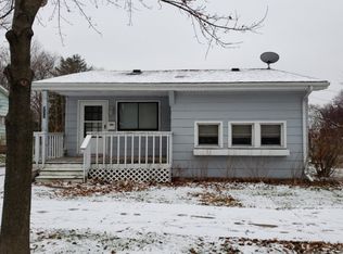 732 3rd St, Baraboo, WI 53913
