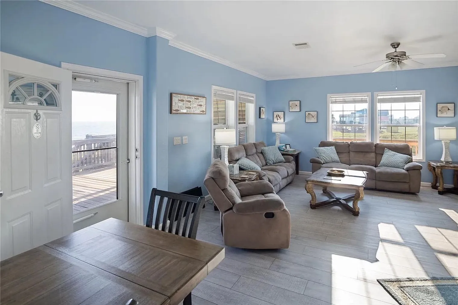 3 bed, 2.0 bath, 1593 sqft, $5,393 — Photo 2