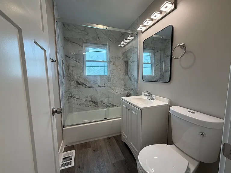527 W 16th Pl — Photo 17