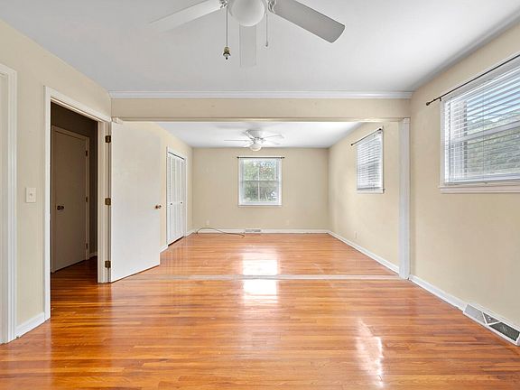 3rd image of 111 Due West Dr