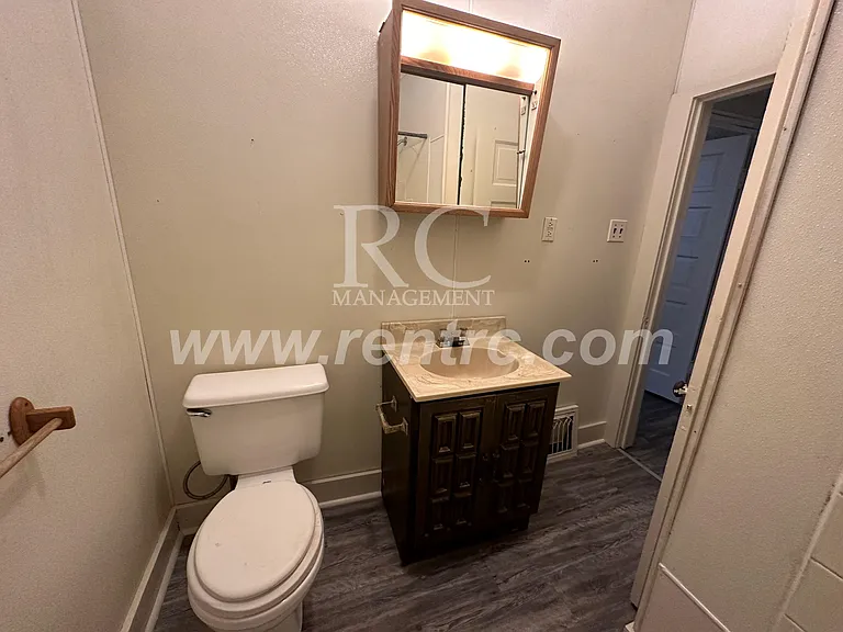 1117 N Gilbert St — Photo 7