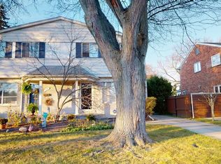 1661 Haynes St, Birmingham, MI 48009