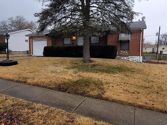 3rd image of 10637 Foxlair Dr