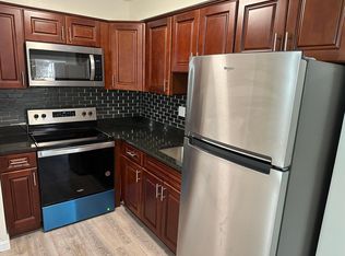 1409 River St APT 2, Hyde Park, MA 02136