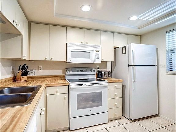 4th image of 3042 Eastland Blvd Unit H203