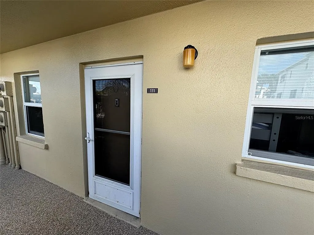 1400 Tarpon Center Dr — Photo 3