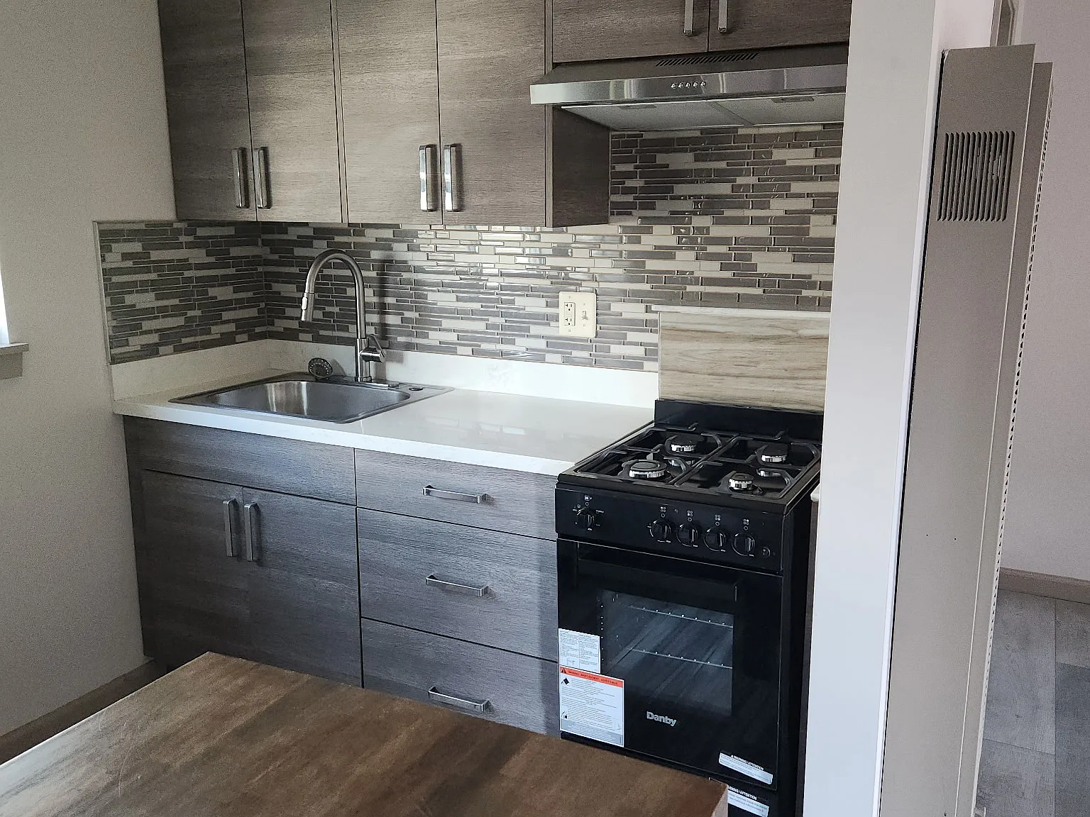 Studio, 400 sqft, $1,675 — Photo 3